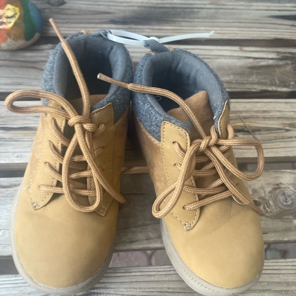 OshKosh B’gosh EUC-Kids Boots by  - Toddler Size 9M - Host Pick - Picture 3 of 7